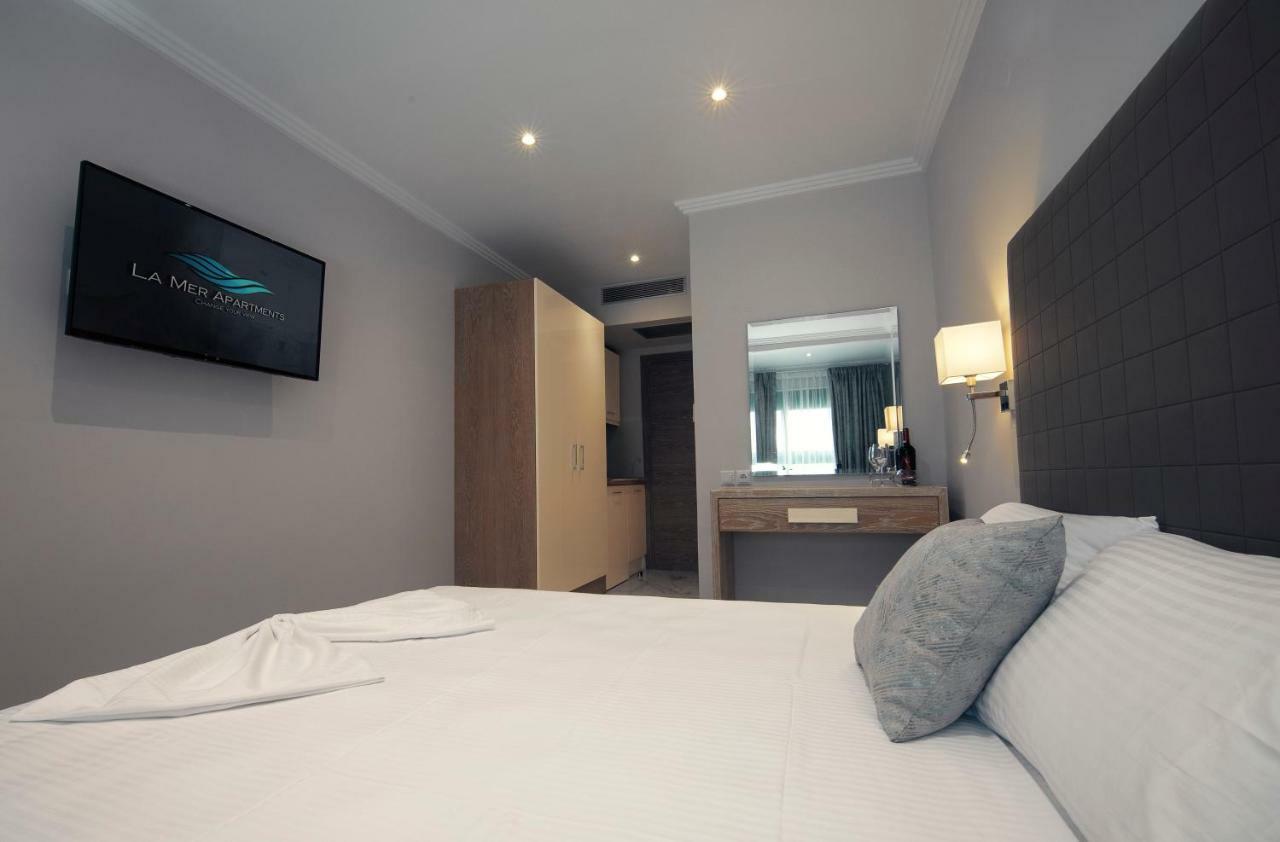 La Mer Apartments Никити Екстериор снимка