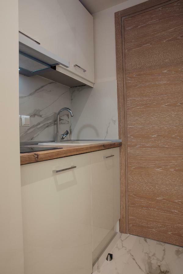 La Mer Apartments Никити Екстериор снимка